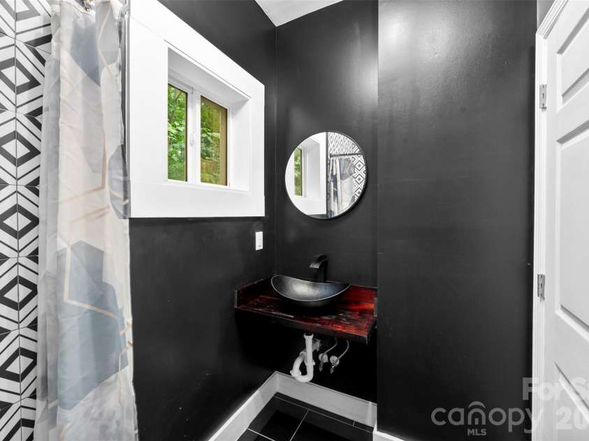 7117 Sugar Creek Road, Charlotte, NC 28269.  MLS# CAR4394775, YatesRealty ID 31717. 
