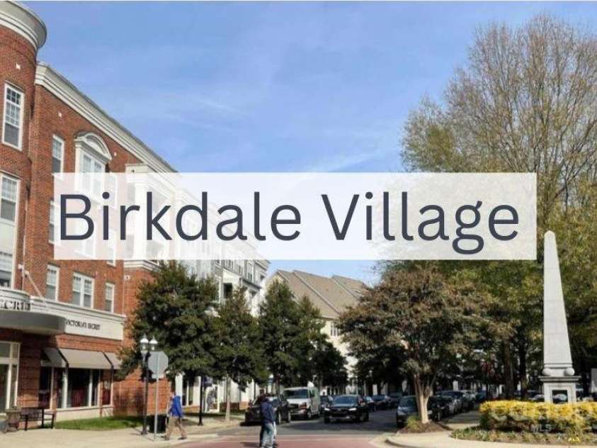 14030 Autumn Mist Lane, Huntersville, NC 28078.  MLS# CAR4282891, YatesRealty ID 31719. Located just minutes away, Birkdale Village features upscale shopping, diverse dining, local entertainment, and a convenient movie theater.