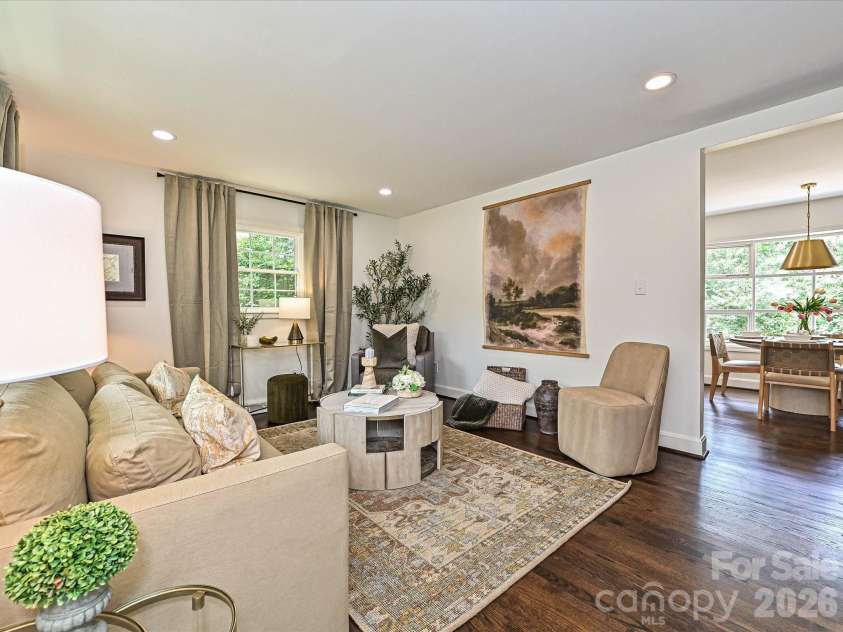 6654 Brookcrest Drive, Charlotte, NC 28210.  MLS# CAR4395296, YatesRealty ID 31719. 