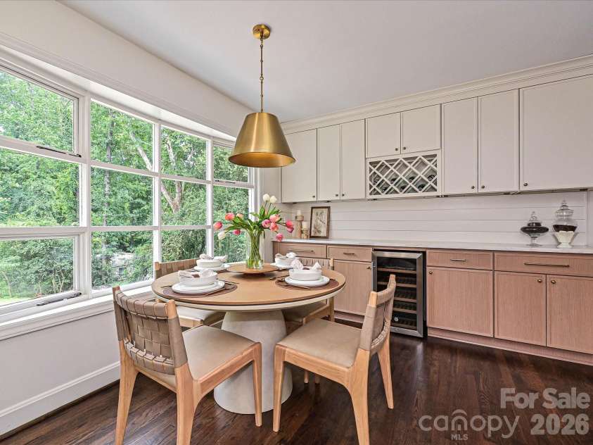 6654 Brookcrest Drive, Charlotte, NC 28210.  MLS# CAR4395296, YatesRealty ID 31719. 