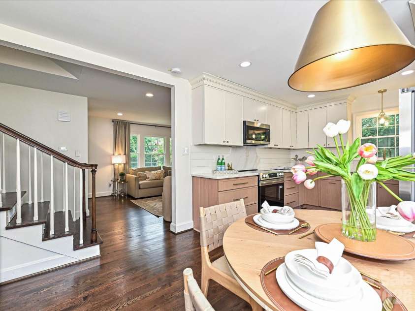 6654 Brookcrest Drive, Charlotte, NC 28210.  MLS# CAR4395296, YatesRealty ID 31719. 