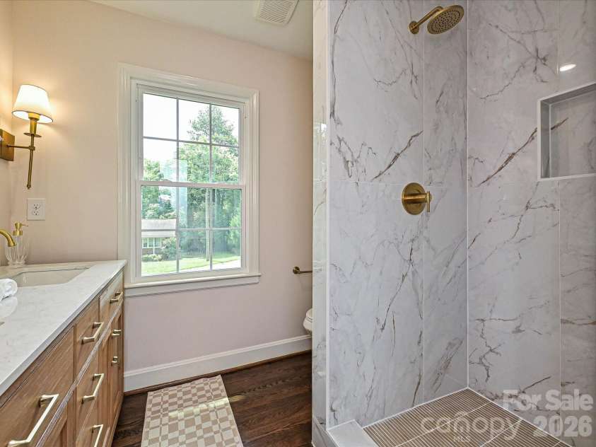 6654 Brookcrest Drive, Charlotte, NC 28210.  MLS# CAR4395296, YatesRealty ID 31719. 