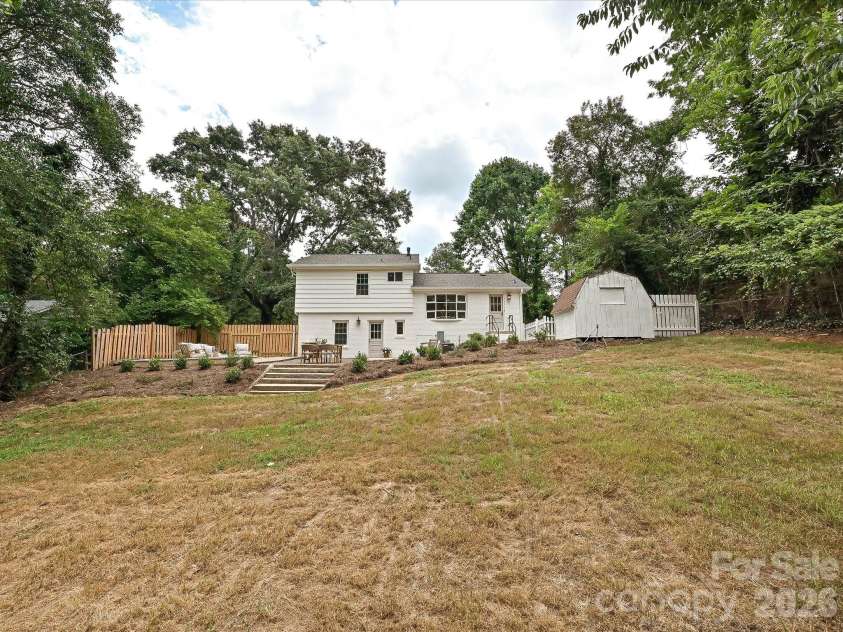 6654 Brookcrest Drive, Charlotte, NC 28210.  MLS# CAR4395296, YatesRealty ID 31719. 
