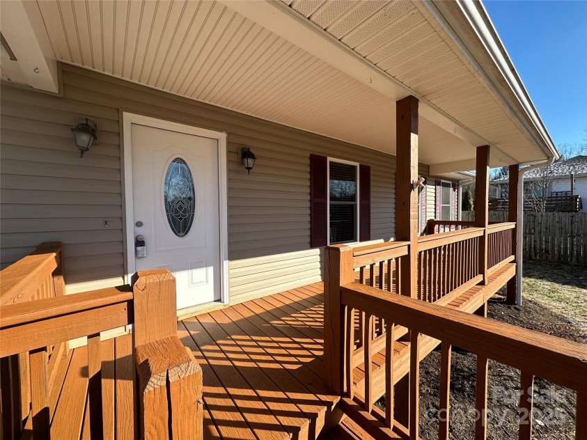 7 Spruce Shade Court, Asheville, NC 28803.  MLS# CAR4211825, YatesRealty ID 3172. 