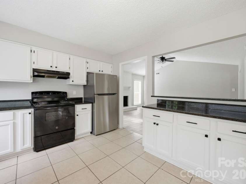 5317 Caradon Drive, Charlotte, NC 28227.  MLS# CAR4395080, YatesRealty ID 31721. 