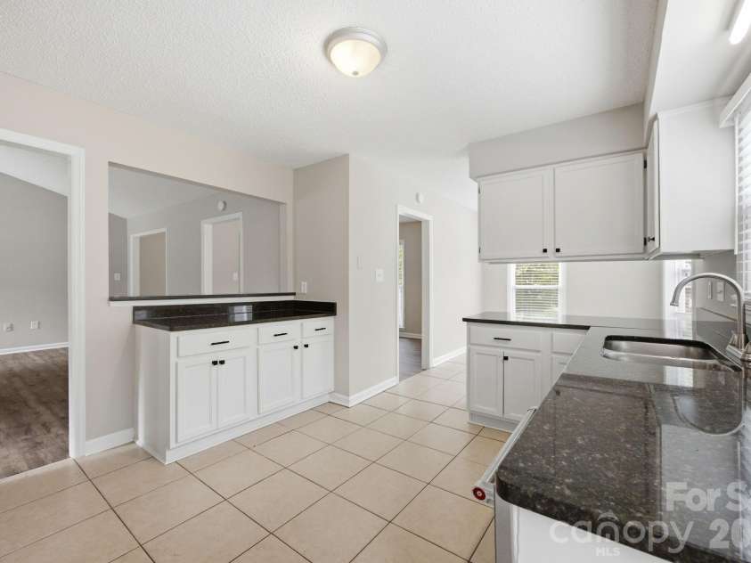 5317 Caradon Drive, Charlotte, NC 28227.  MLS# CAR4395080, YatesRealty ID 31721. 