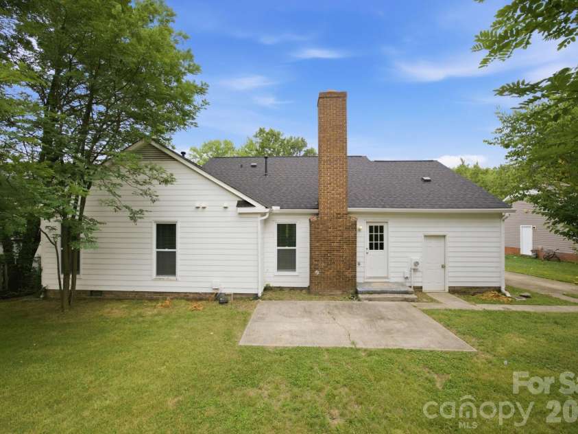 5317 Caradon Drive, Charlotte, NC 28227.  MLS# CAR4395080, YatesRealty ID 31721. 