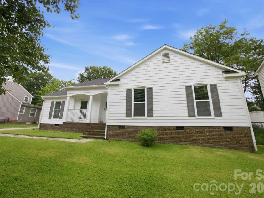 5317 Caradon Drive, Charlotte, NC 28227.  MLS# CAR4395080, YatesRealty ID 31721. 