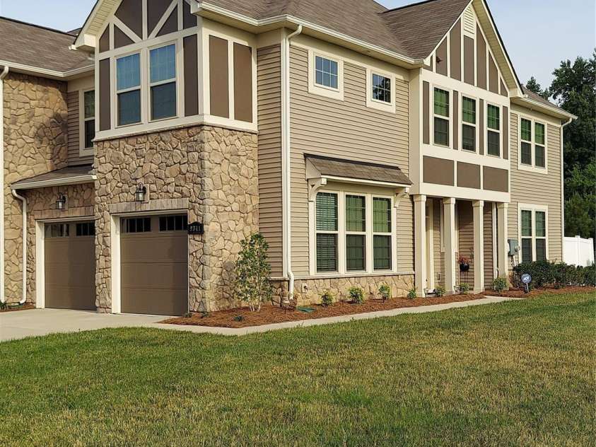 9341 Glenburn Lane, Charlotte, NC 28278.  MLS# CAR4291350, YatesRealty ID 31721. 