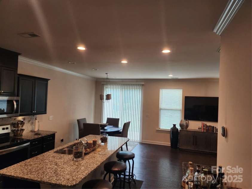 9341 Glenburn Lane, Charlotte, NC 28278.  MLS# CAR4291350, YatesRealty ID 31721. 
