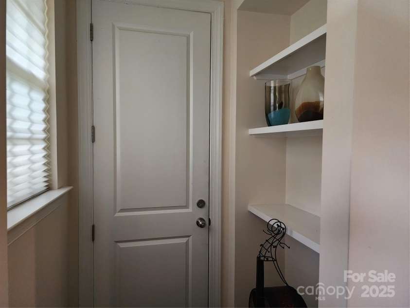 9341 Glenburn Lane, Charlotte, NC 28278.  MLS# CAR4291350, YatesRealty ID 31721. 