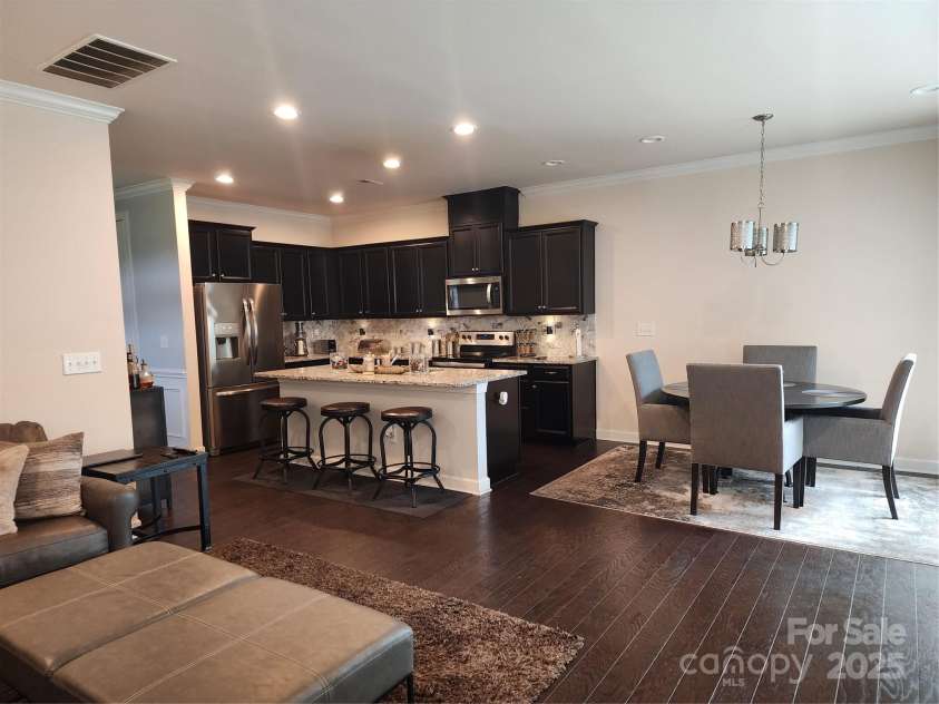 9341 Glenburn Lane, Charlotte, NC 28278.  MLS# CAR4291350, YatesRealty ID 31721. 