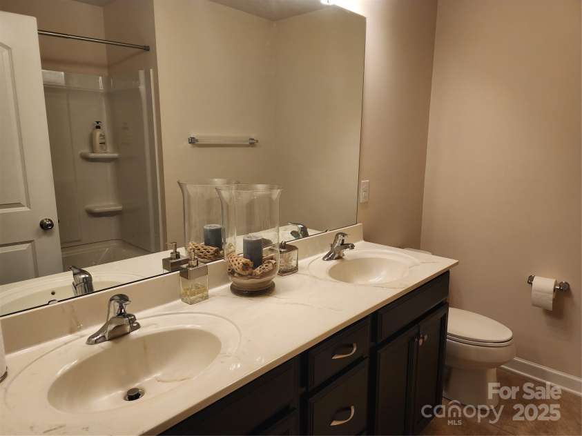 9341 Glenburn Lane, Charlotte, NC 28278.  MLS# CAR4291350, YatesRealty ID 31721. 