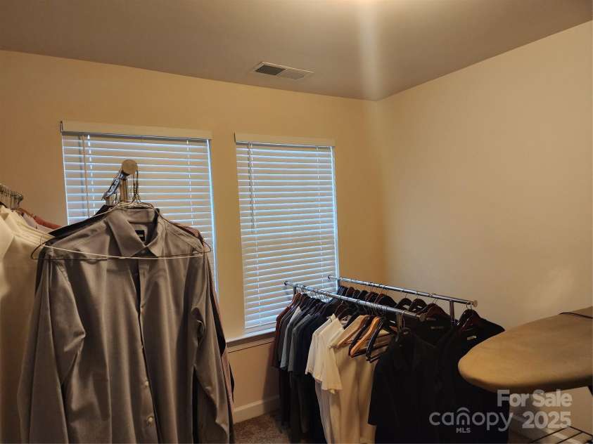 9341 Glenburn Lane, Charlotte, NC 28278.  MLS# CAR4291350, YatesRealty ID 31721. 