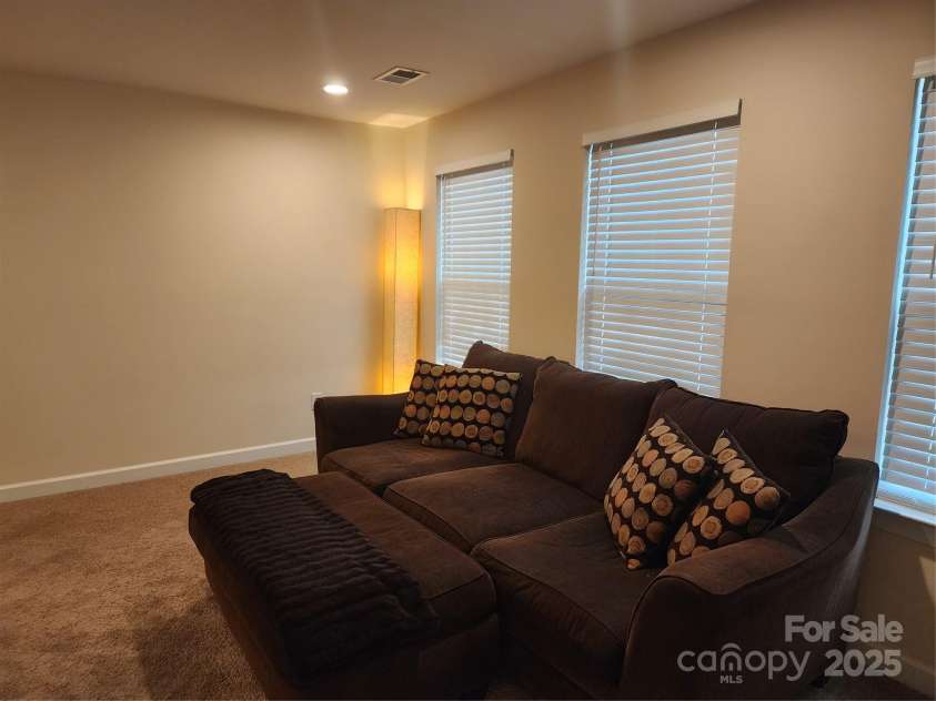 9341 Glenburn Lane, Charlotte, NC 28278.  MLS# CAR4291350, YatesRealty ID 31721. 