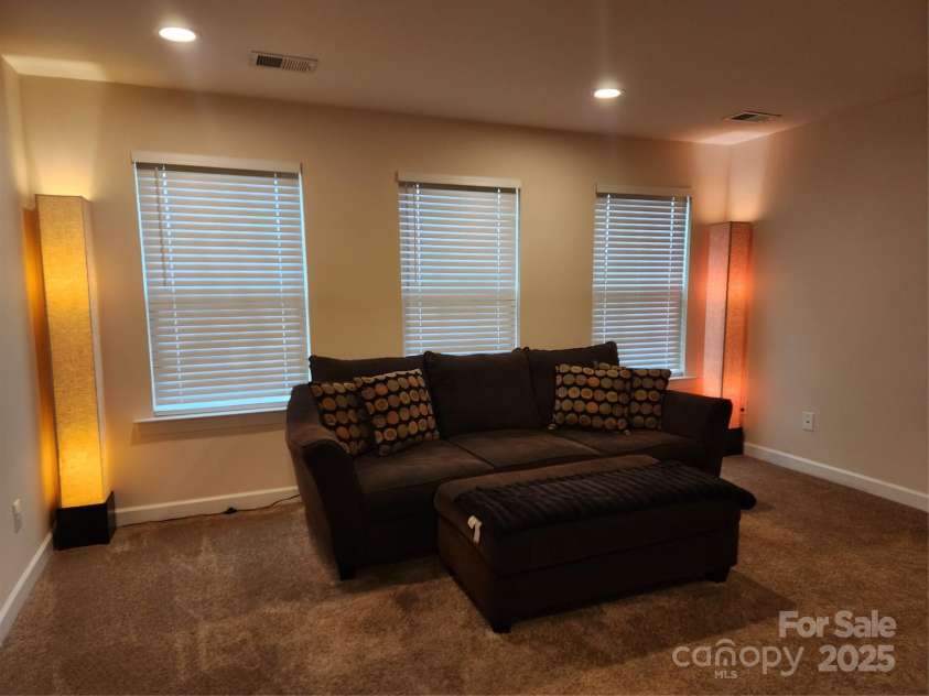 9341 Glenburn Lane, Charlotte, NC 28278.  MLS# CAR4291350, YatesRealty ID 31721. 