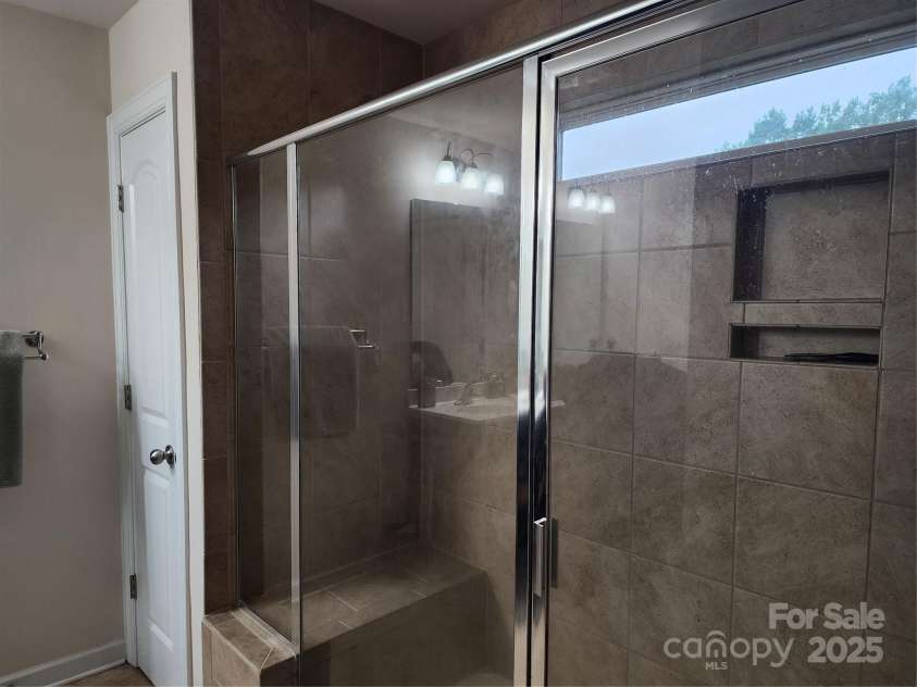 9341 Glenburn Lane, Charlotte, NC 28278.  MLS# CAR4291350, YatesRealty ID 31721. 
