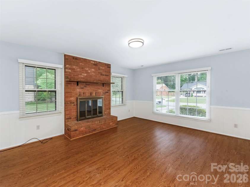 1429 Mcilroy Road, Charlotte, NC 28212.  MLS# CAR4394489, YatesRealty ID 31722. 