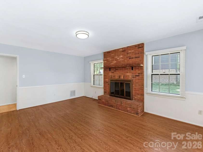 1429 Mcilroy Road, Charlotte, NC 28212.  MLS# CAR4394489, YatesRealty ID 31722. 