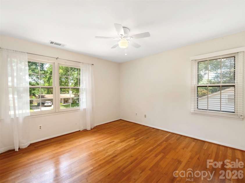 1429 Mcilroy Road, Charlotte, NC 28212.  MLS# CAR4394489, YatesRealty ID 31722. 