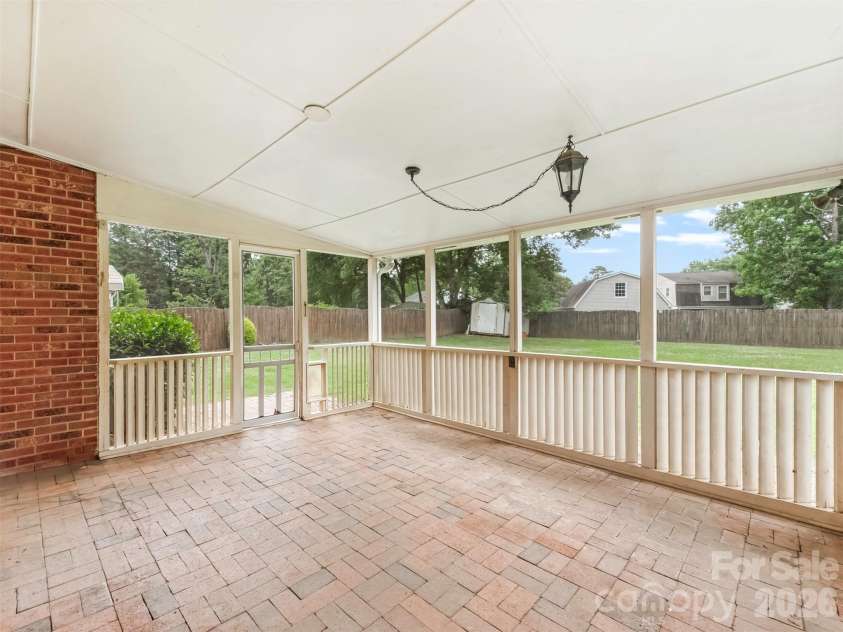 1429 Mcilroy Road, Charlotte, NC 28212.  MLS# CAR4394489, YatesRealty ID 31722. 
