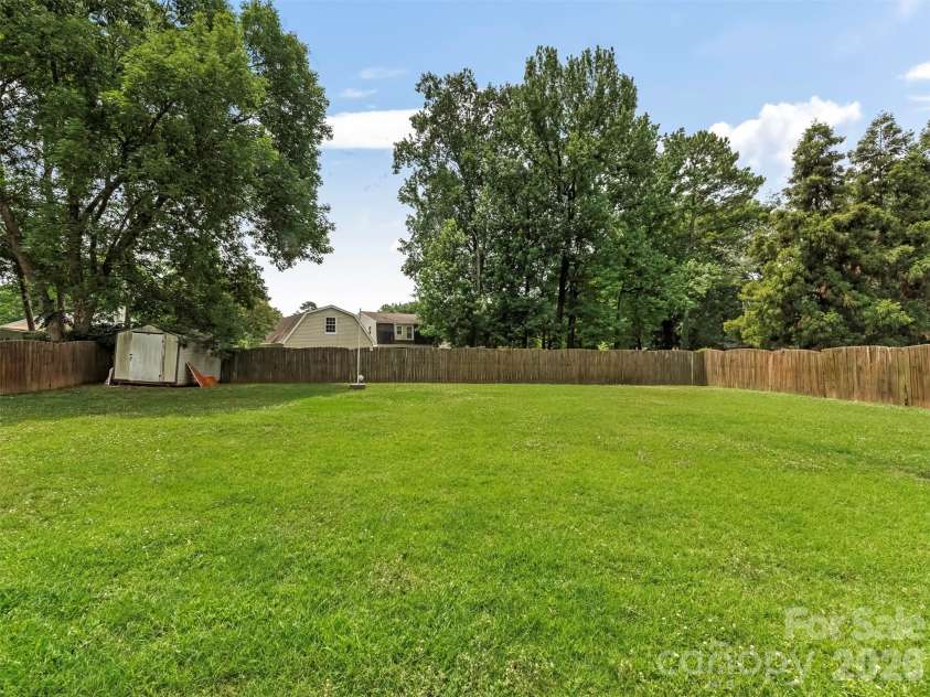 1429 Mcilroy Road, Charlotte, NC 28212.  MLS# CAR4394489, YatesRealty ID 31722. 