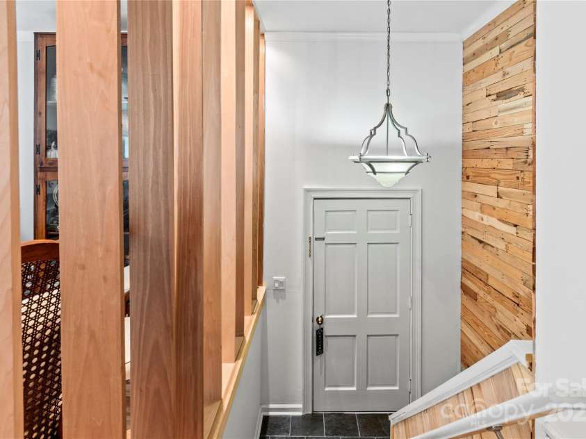 3890 Whitehaven Road, Winston Salem, NC 27106.  MLS# CAR4288620, YatesRealty ID 31722. 