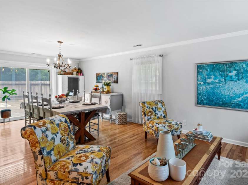 3890 Whitehaven Road, Winston Salem, NC 27106.  MLS# CAR4288620, YatesRealty ID 31722. 