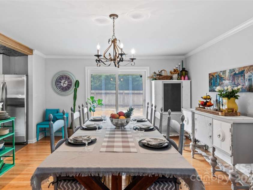 3890 Whitehaven Road, Winston Salem, NC 27106.  MLS# CAR4288620, YatesRealty ID 31722. 