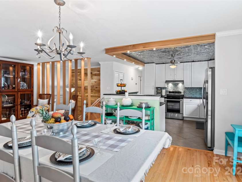 3890 Whitehaven Road, Winston Salem, NC 27106.  MLS# CAR4288620, YatesRealty ID 31722. 