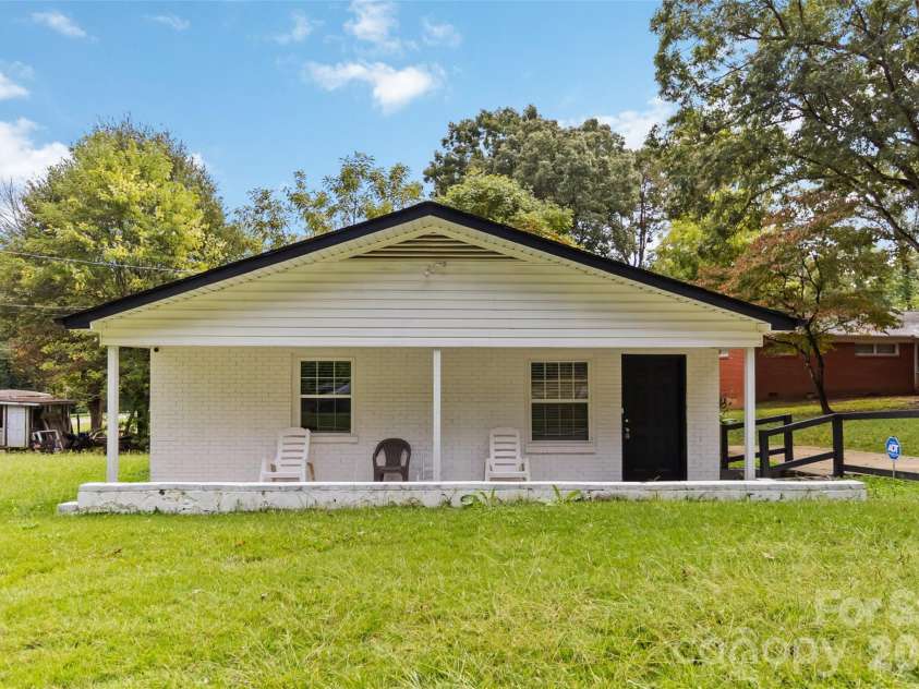 106 Robinson Avenue, Mount Holly, NC 28120.  MLS# CAR4390828, YatesRealty ID 31723. 