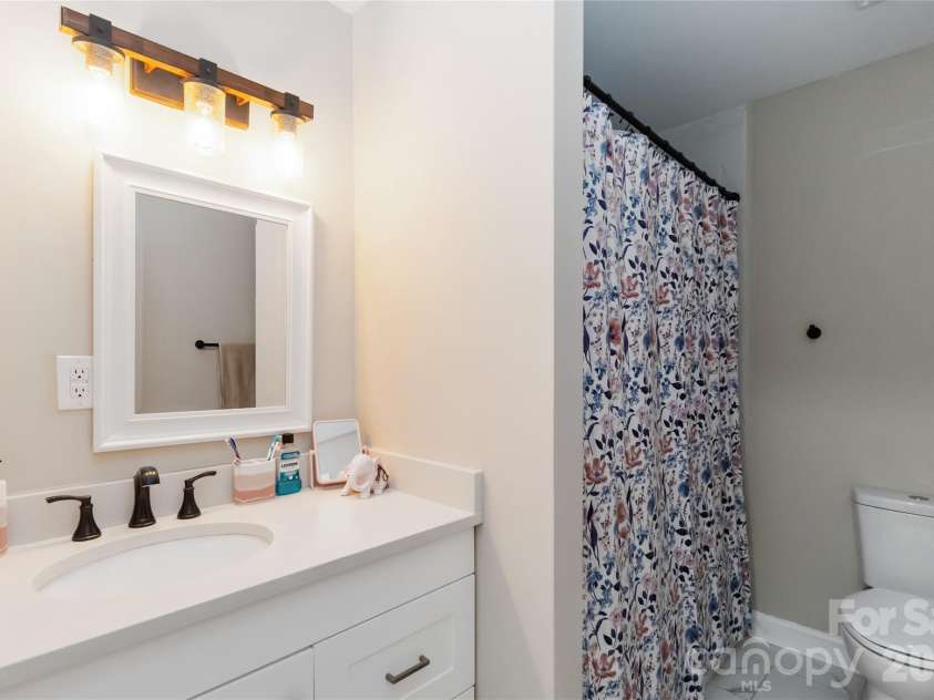 106 Robinson Avenue, Mount Holly, NC 28120.  MLS# CAR4390828, YatesRealty ID 31723. 