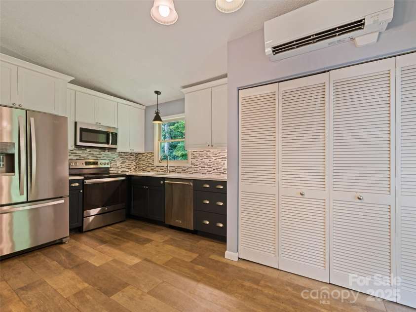 17 Forest Drive, Maggie Valley, NC 28751.  MLS# CAR4290905, YatesRealty ID 31723. 