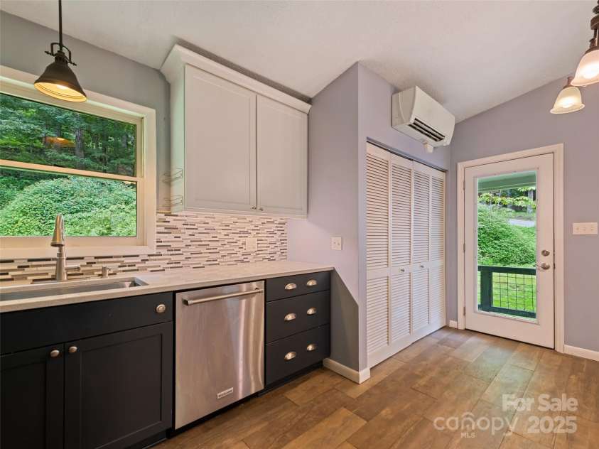 17 Forest Drive, Maggie Valley, NC 28751.  MLS# CAR4290905, YatesRealty ID 31723. 