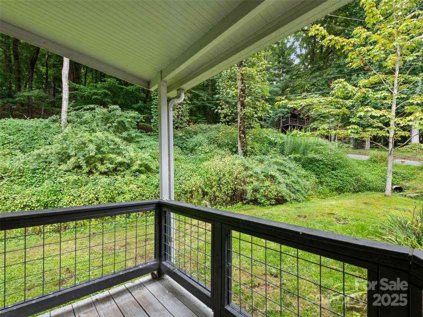 17 Forest Drive, Maggie Valley, NC 28751.  MLS# CAR4290905, YatesRealty ID 31723. 