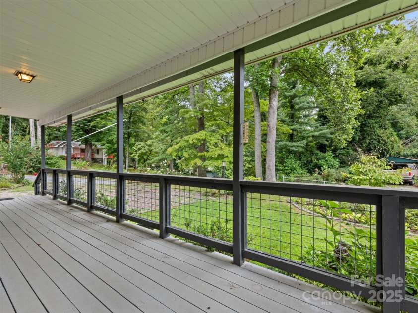 17 Forest Drive, Maggie Valley, NC 28751.  MLS# CAR4290905, YatesRealty ID 31723. 