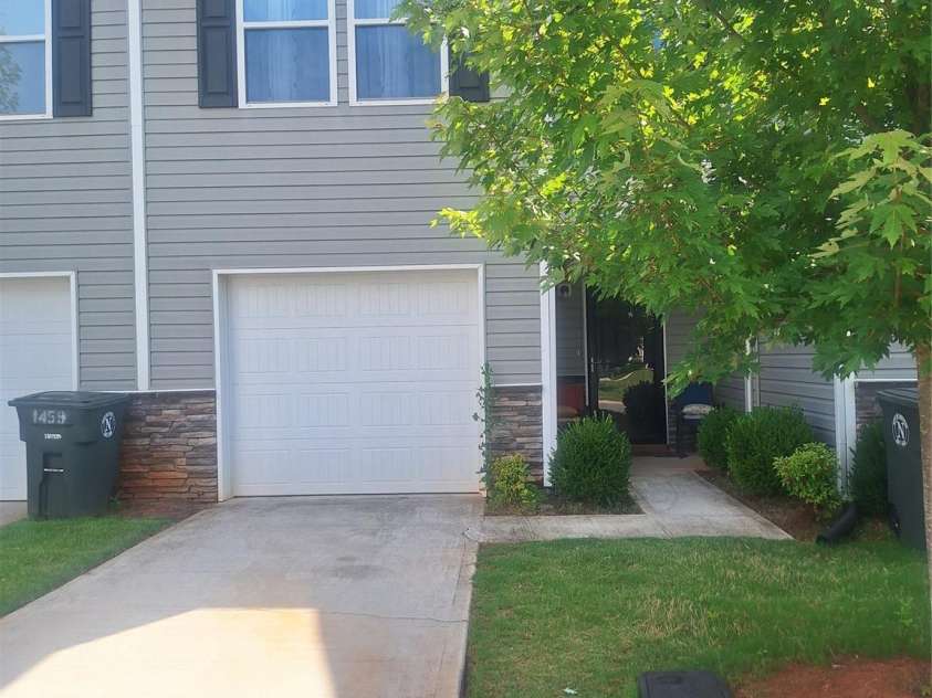 1455 Cypress Loop, Newton, NC 28658.  MLS# CAR4391323, YatesRealty ID 31724. Front Townhouse with 0ne Car Garage