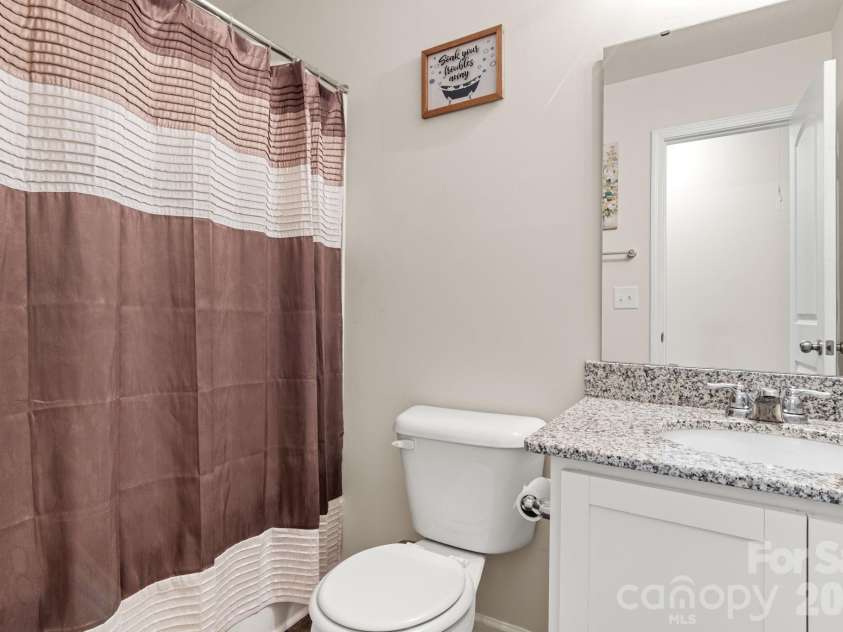 1455 Cypress Loop, Newton, NC 28658.  MLS# CAR4391323, YatesRealty ID 31724. Hall Bath. Tub with Shower