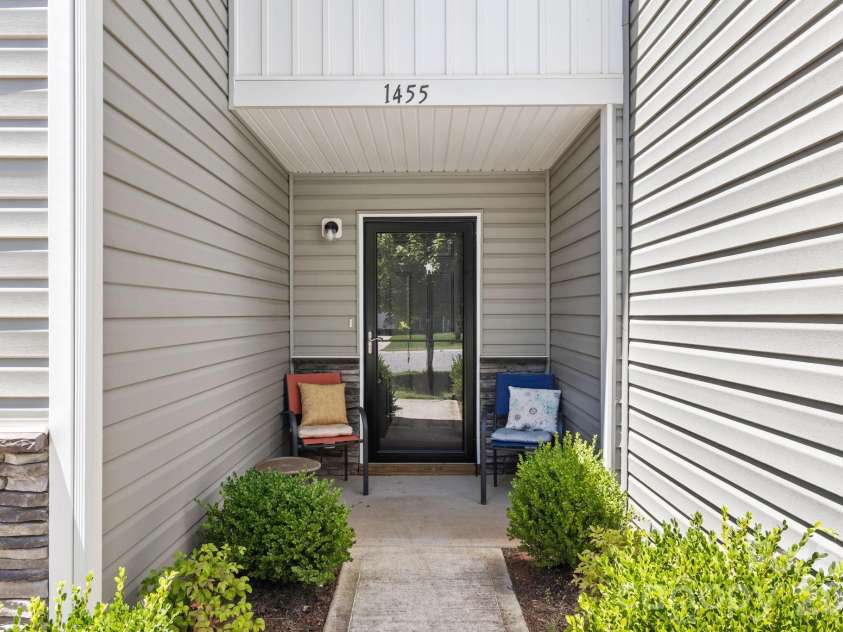 1455 Cypress Loop, Newton, NC 28658.  MLS# CAR4391323, YatesRealty ID 31724. Inviting Covered Front Porch