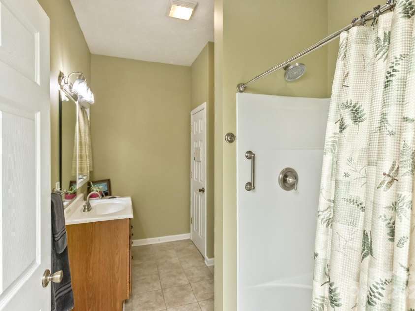 200 Waterford Drive, Mills River, NC 28759.  MLS# CAR4290046, YatesRealty ID 31726. 