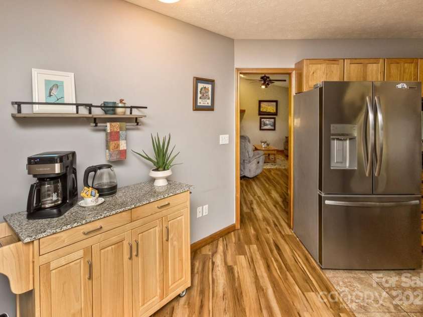 200 Waterford Drive, Mills River, NC 28759.  MLS# CAR4290046, YatesRealty ID 31726. 