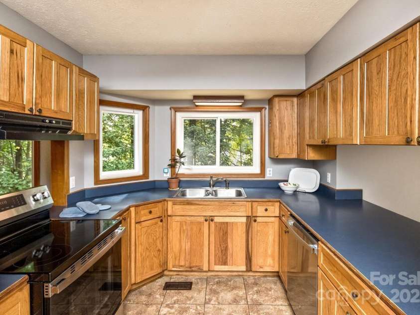 200 Waterford Drive, Mills River, NC 28759.  MLS# CAR4290046, YatesRealty ID 31726. 