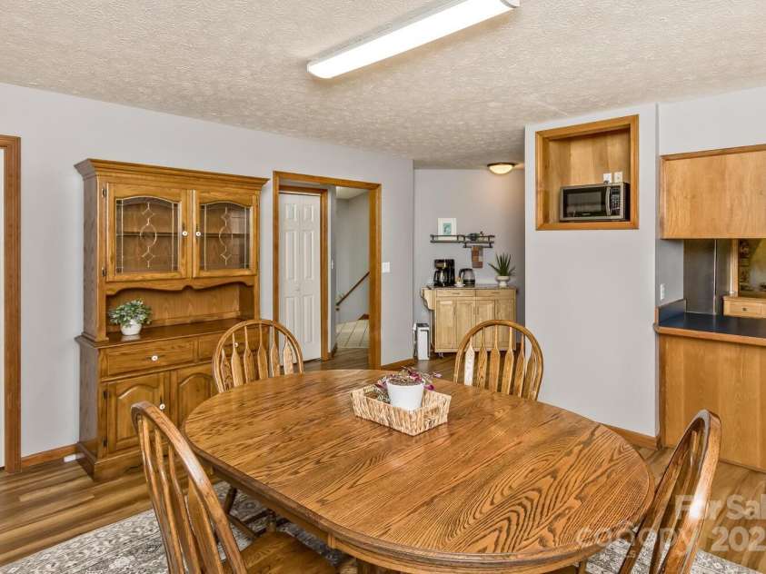200 Waterford Drive, Mills River, NC 28759.  MLS# CAR4290046, YatesRealty ID 31726. 