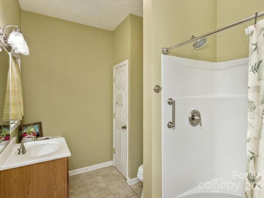 200 Waterford Drive, Mills River, NC 28759.  MLS# CAR4290046, YatesRealty ID 31726. 