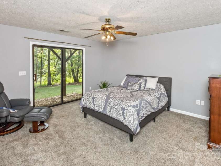 200 Waterford Drive, Mills River, NC 28759.  MLS# CAR4290046, YatesRealty ID 31726. 