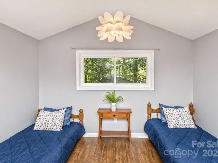 200 Waterford Drive, Mills River, NC 28759.  MLS# CAR4290046, YatesRealty ID 31726. 