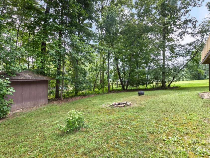 200 Waterford Drive, Mills River, NC 28759.  MLS# CAR4290046, YatesRealty ID 31726. 