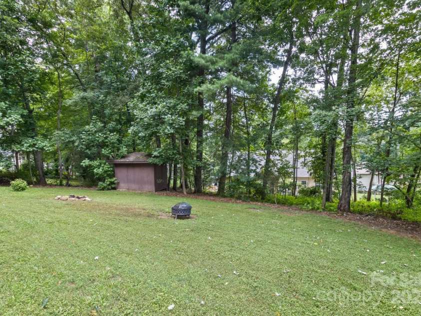 200 Waterford Drive, Mills River, NC 28759.  MLS# CAR4290046, YatesRealty ID 31726. 