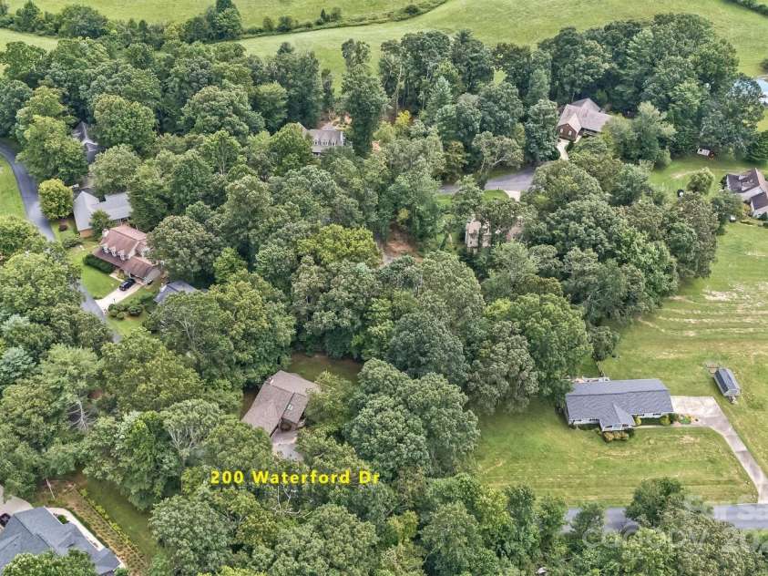 200 Waterford Drive, Mills River, NC 28759.  MLS# CAR4290046, YatesRealty ID 31726. 
