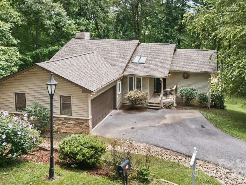 200 Waterford Drive, Mills River, NC 28759.  MLS# CAR4290046, YatesRealty ID 31726. 